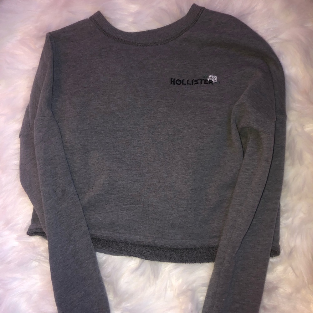 cropped hollister crewneck